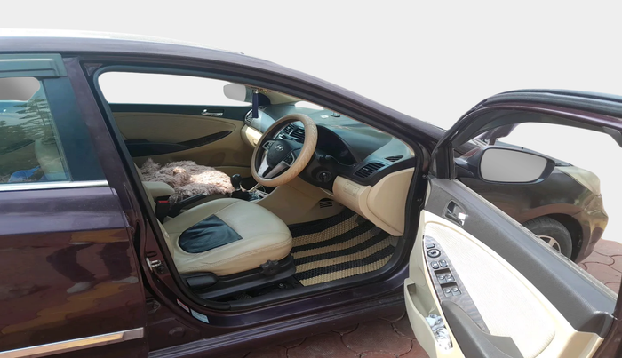 2013 Hyundai Verna FLUIDIC 1.6 CRDI SX, Diesel, Manual, 81,288 km, interior