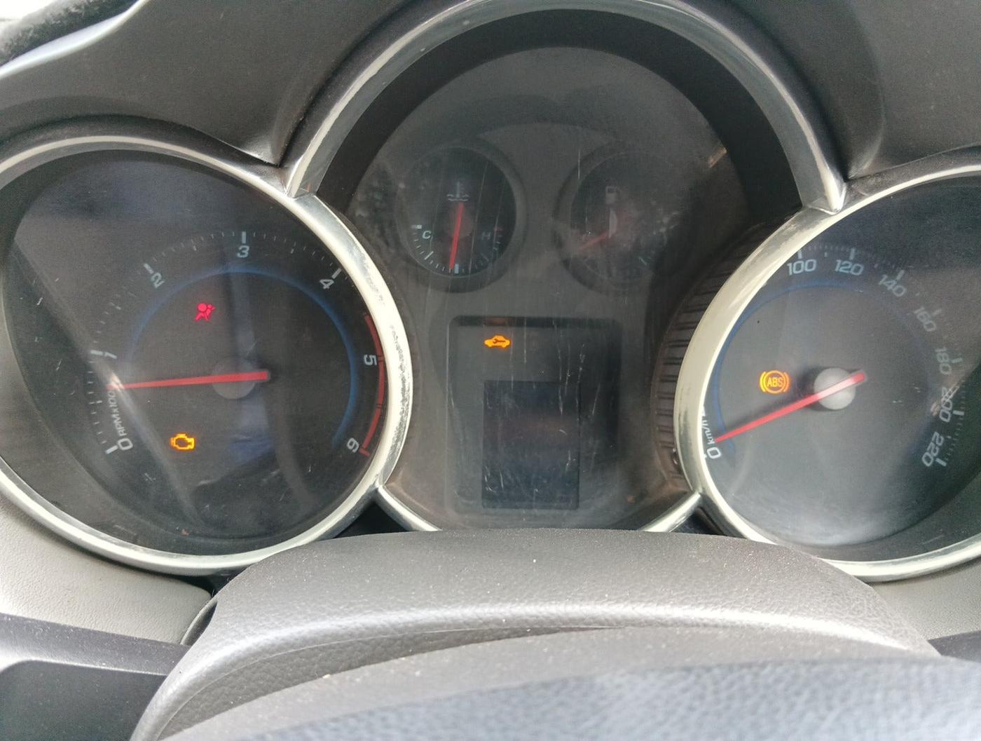 2010 Chevrolet Cruze LTZ, Diesel, Manual, 50,001 km, interior