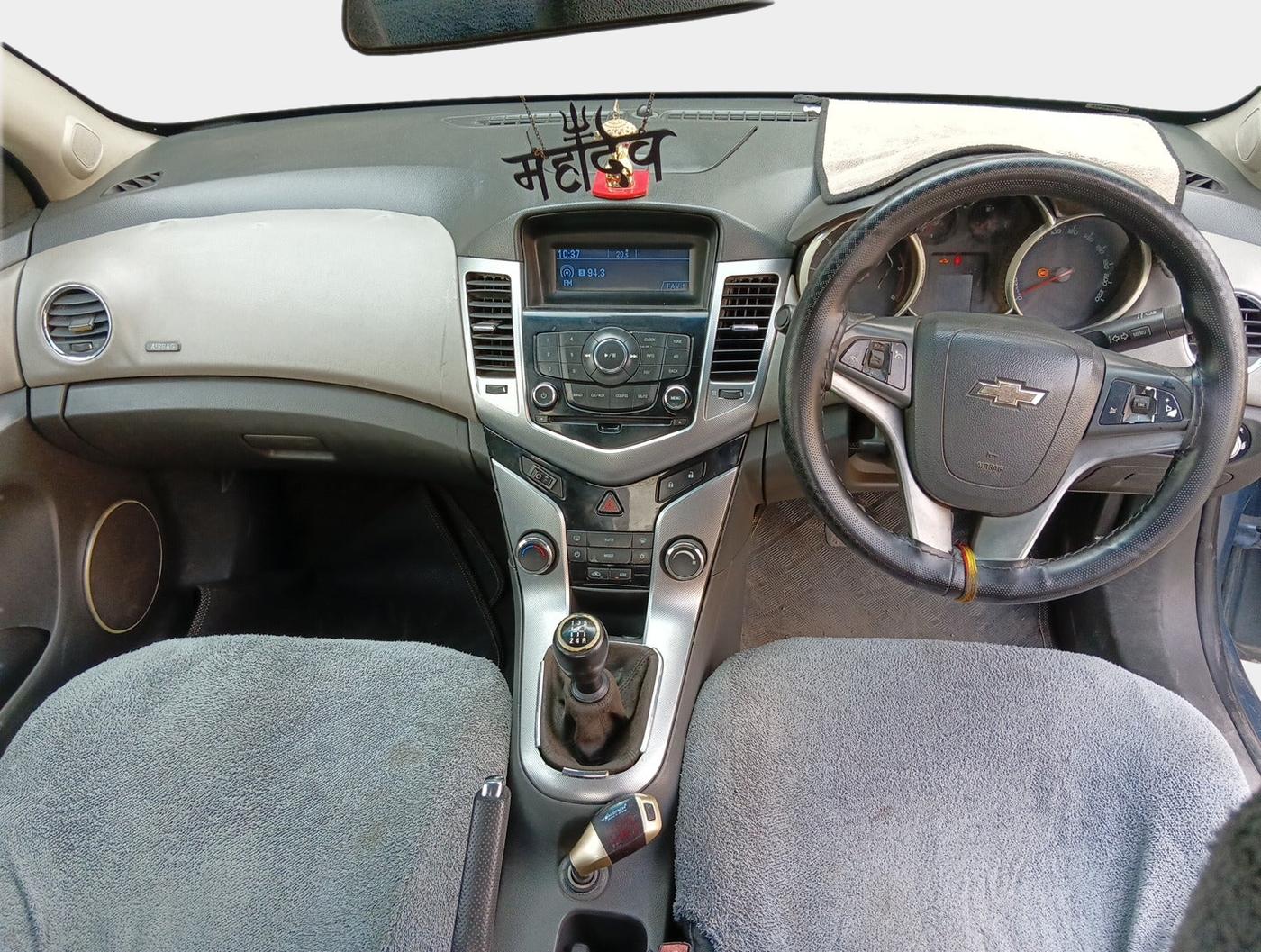 2010 Chevrolet Cruze LTZ, Diesel, Manual, 50,001 km, interior