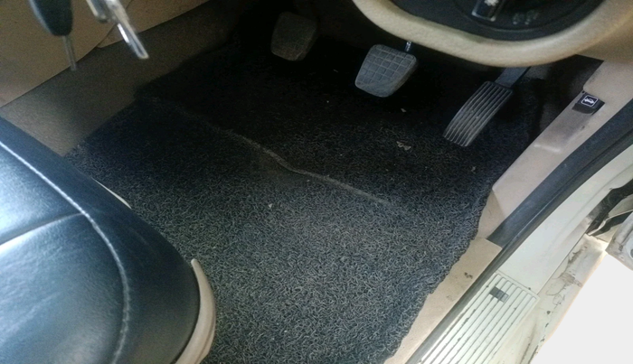 2014 Tata Safari Storme 2.2 EX 4X2, Diesel, Manual, 1,15,907 km, interior