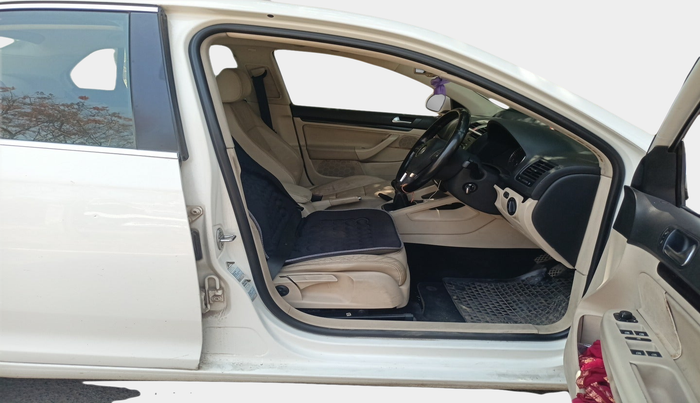 2010 Volkswagen Jetta COMFORTLINE 2.0L TDI, Diesel, Manual, 1,47,389 km, interior