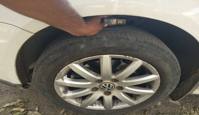 2010 Volkswagen Jetta COMFORTLINE 2.0L TDI, Diesel, Manual, 1,47,389 km, tyre