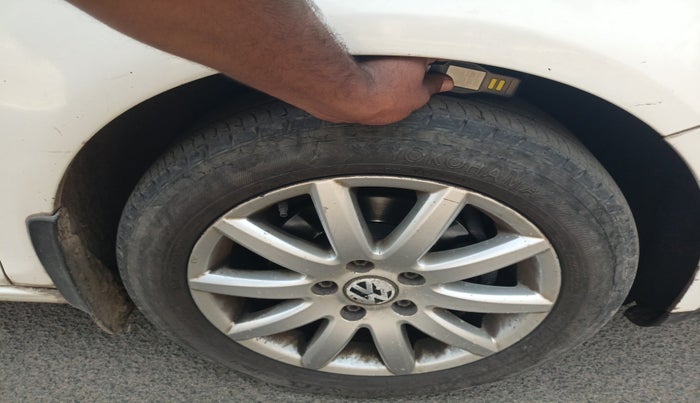 2010 Volkswagen Jetta COMFORTLINE 2.0L TDI, Diesel, Manual, 1,47,389 km, tyre