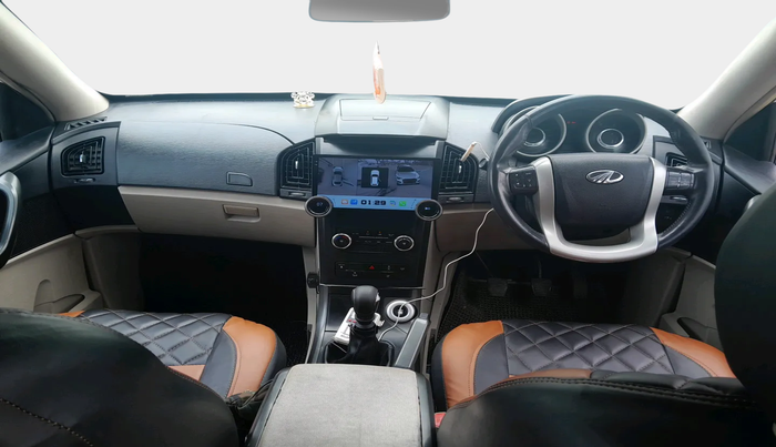 2016 Mahindra XUV500 W8, Diesel, Manual, 83,583 km, interior