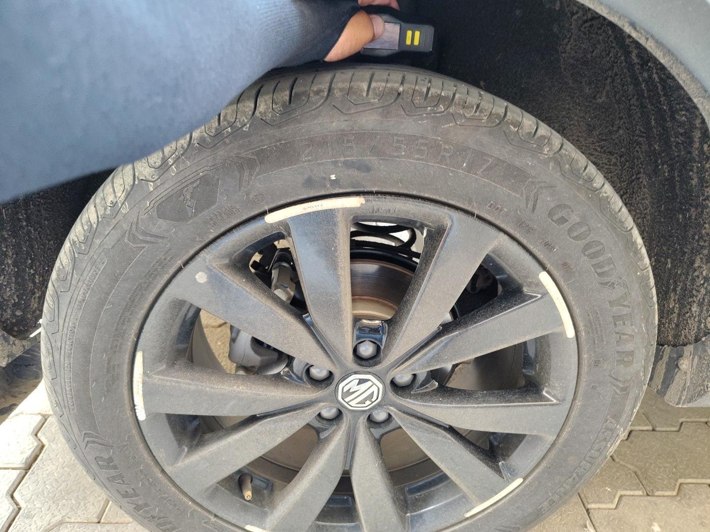 2024 MG ASTOR 100 Year Limited Edition, Petrol, Manual, 20,343 km, tyre