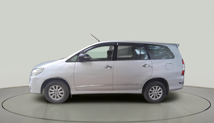 2014 Toyota Innova 2.5 VX 7 STR, Diesel, Manual, 78,747 km, exterior