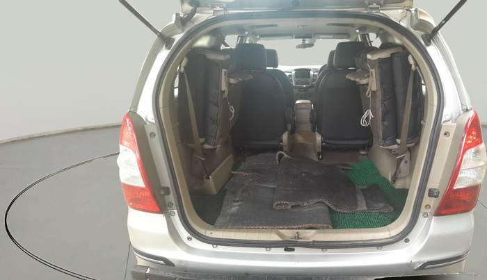 2014 Toyota Innova 2.5 VX 7 STR, Diesel, Manual, 78,747 km, exterior