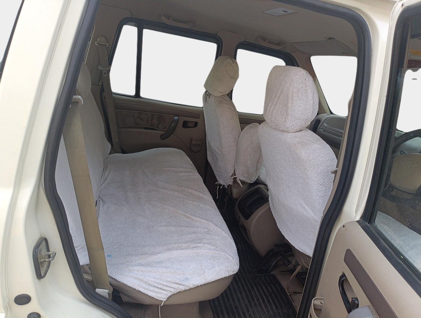 2011 Mahindra Scorpio VLX 2WD, Diesel, Manual, 1,75,323 km, interior