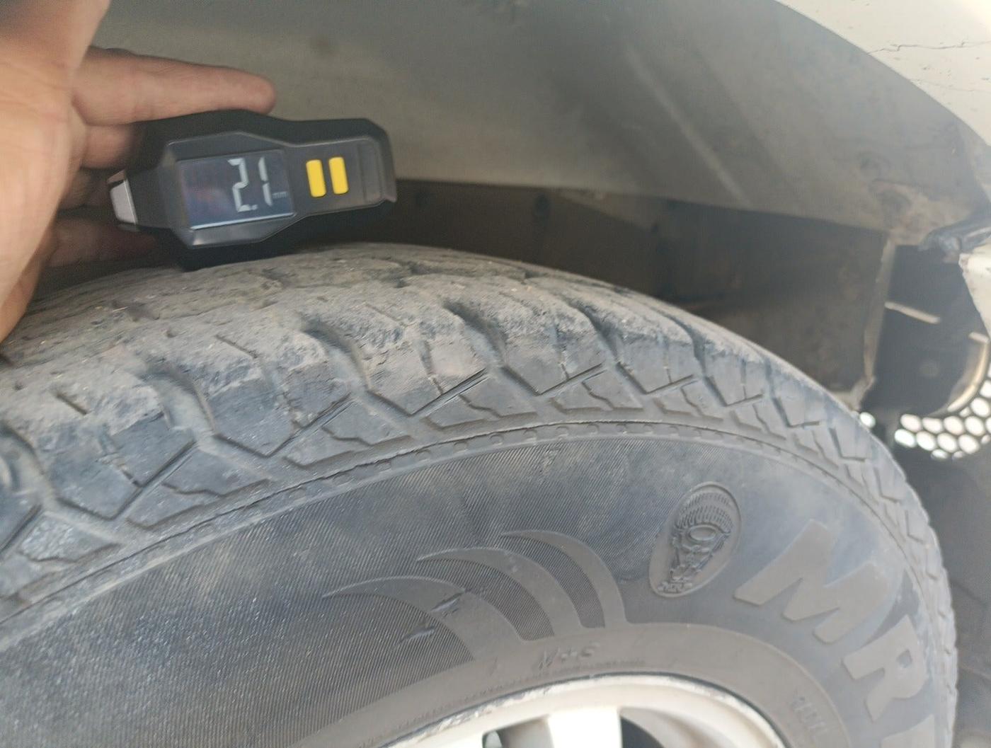 2011 Mahindra Scorpio VLX 2WD, Diesel, Manual, 1,75,323 km, tyre