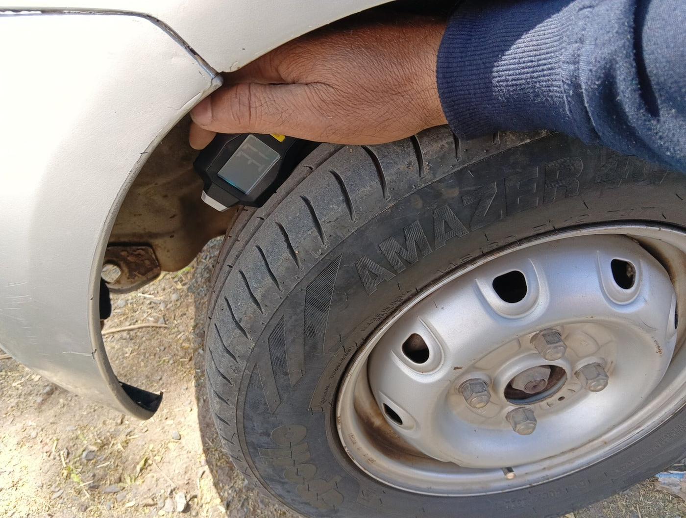 2006 Maruti Alto LXI, Petrol, Manual, 31,027 km, tyre