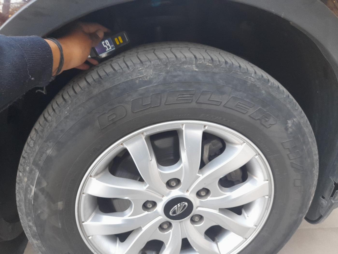 2020 Mahindra XUV500 W9 AT, Diesel, Automatic, 1,17,791 km, tyre