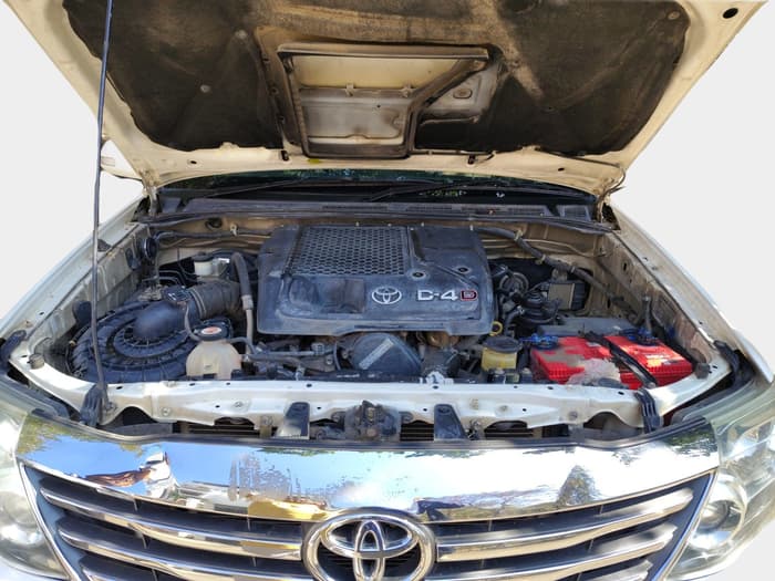2015 Toyota Fortuner 3.0 4X2 MT, Diesel, Manual, 3,03,941 km, exterior