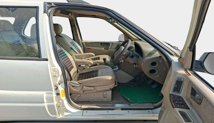 2012 Tata Safari 4X2 EX DICOR 2.2 VTT, Diesel, Manual, 95,186 km, interior