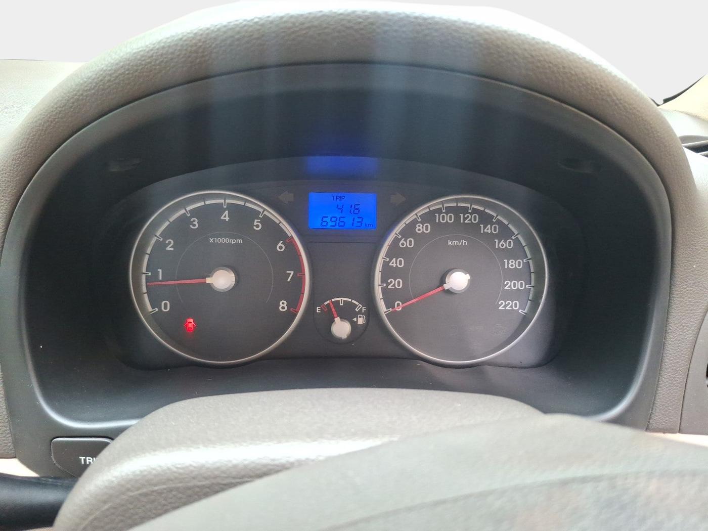 2010 Hyundai Verna TRANSFORM 1.6 SX VTVT, Petrol, Manual, 69,613 km, interior