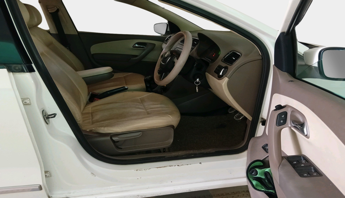 2013 Skoda Rapid ELEGANCE 1.6 TDI CR MT, Diesel, Manual, 1,26,969 km, interior