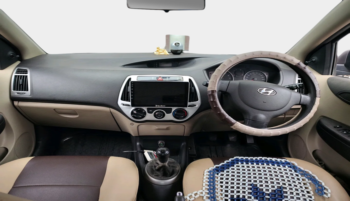 2013 Hyundai i20 MAGNA 1.2, Petrol, Manual, 1,04,408 km, interior