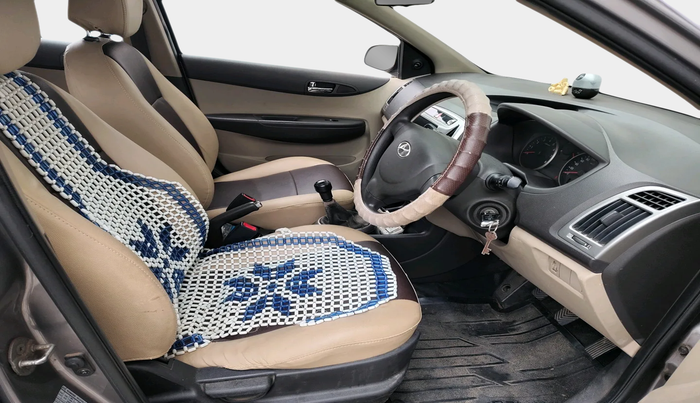 2013 Hyundai i20 MAGNA 1.2, Petrol, Manual, 1,04,408 km, interior