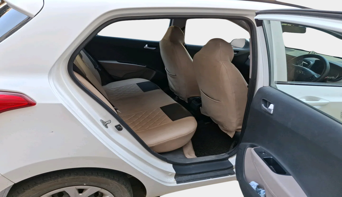 2016 Hyundai Grand i10 SPORTZ 1.1 CRDI, Diesel, Manual, 1,00,851 km, interior