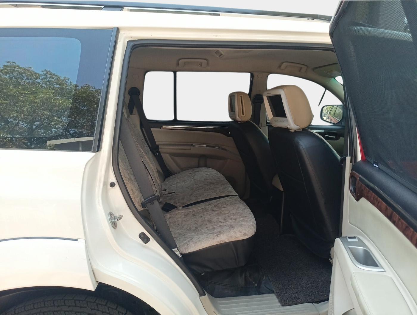 2017 Mitsubishi Pajero Sport 2.5 MT 4X4, Diesel, Manual, 46,804 km, interior