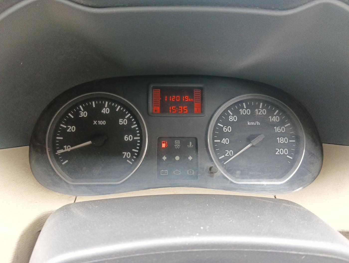 2014 Nissan Terrano XV D THP PREMIUM 110 PS, Diesel, Manual, 1,12,019 km, interior