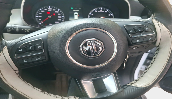 2022 MG ASTOR SUPER 1.5 MT, Petrol, Manual, 32,845 km, interior