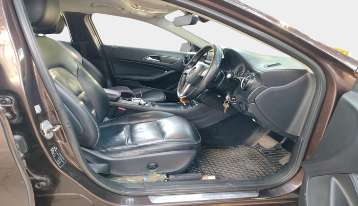 2014 Mercedes Benz GLA Class 200 CDI STYLE, Diesel, Automatic, 1,30,501 km, interior