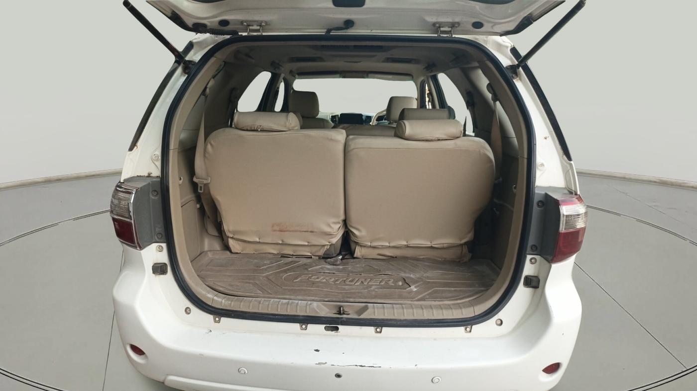 2010 Toyota Fortuner 3.0 4X4 MT, Diesel, Manual, 1,48,963 km, exterior