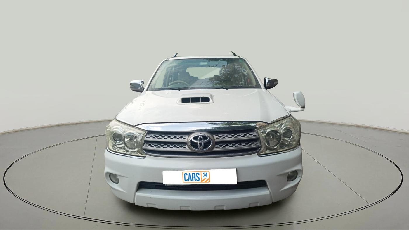 2010 Toyota Fortuner 3.0 4X4 MT, Diesel, Manual, 1,48,963 km, exterior