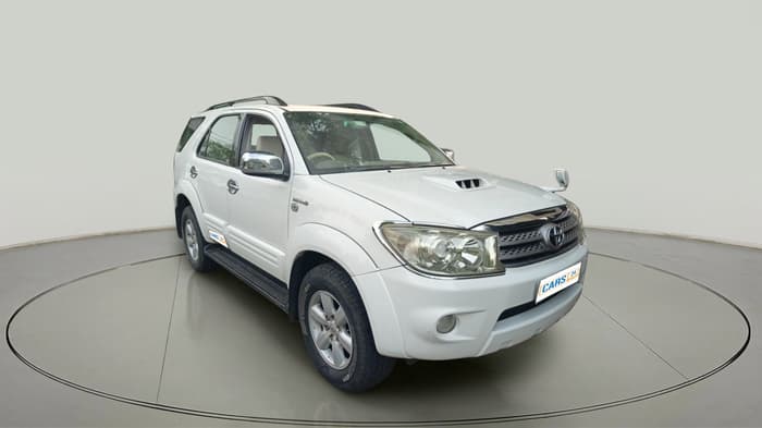 2010 Toyota Fortuner 3.0 4X4 MT, Diesel, Manual, 1,48,963 km, exterior