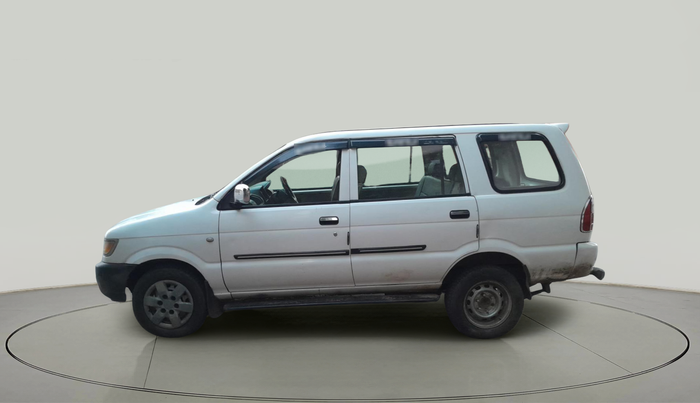 2015 Chevrolet Tavera NEO 3 MAX 10 STR BS IV, Diesel, Manual, 2,51,284 km, exterior