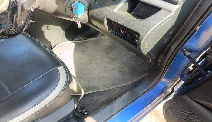 2013 Maruti Swift VXI, Petrol, Manual, 78,266 km, interior