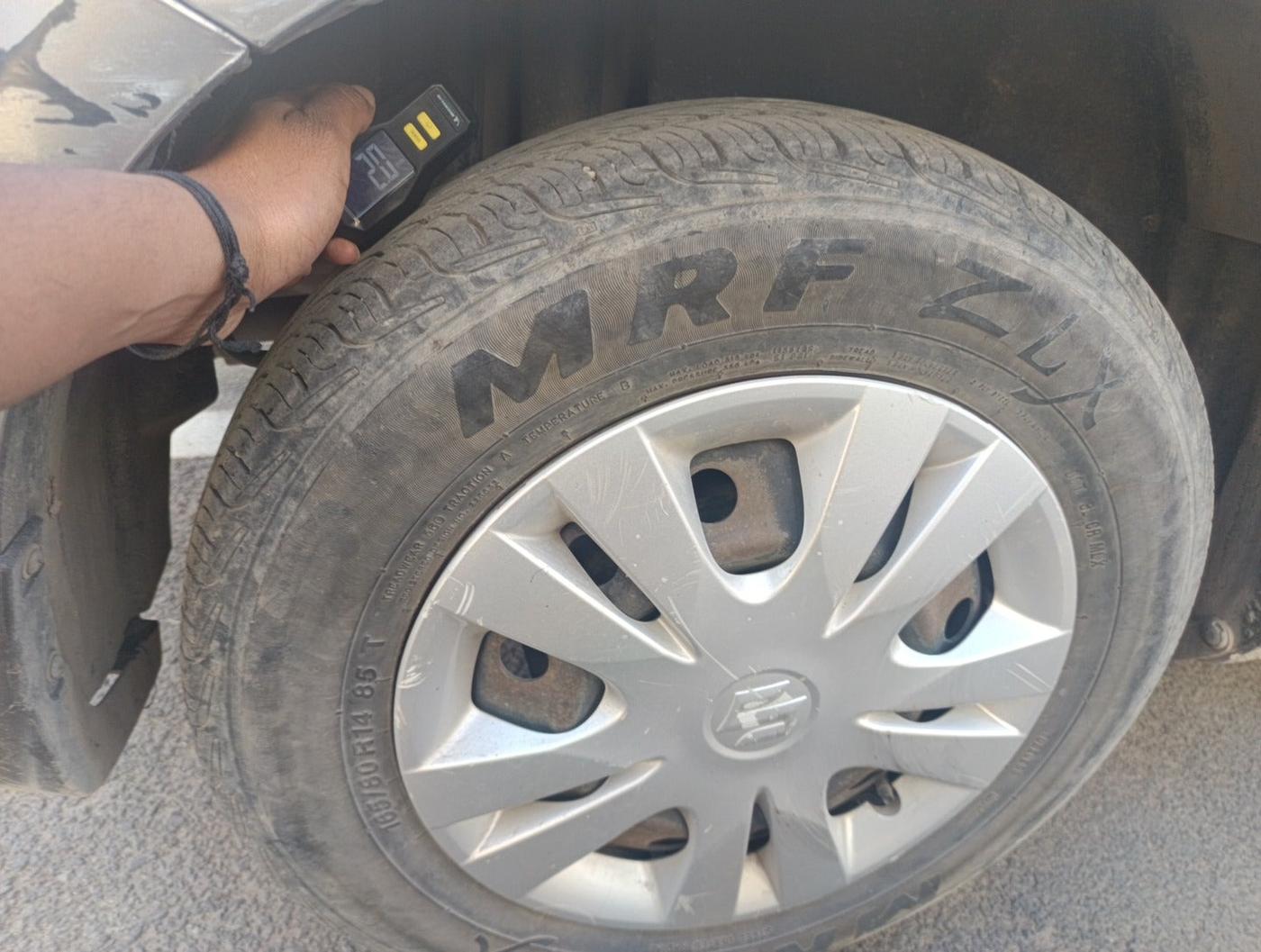 2014 Maruti Swift Dzire VXI, Petrol, Manual, 1,10,004 km, tyre