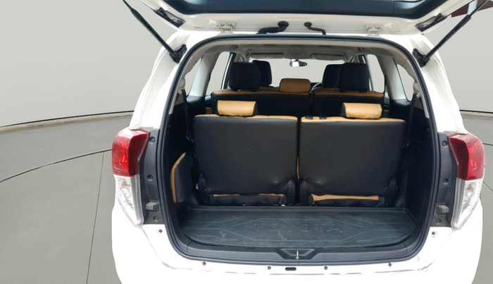 2024 Toyota Innova Crysta 2.4 GX 8STR, Diesel, Manual, 14,366 km, exterior
