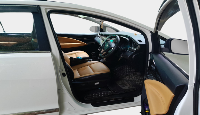 2024 Toyota Innova Crysta 2.4 GX 8STR, Diesel, Manual, 14,366 km, interior