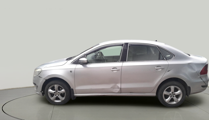 2013 Skoda Rapid ELEGANCE 1.6 TDI CR MT, Diesel, Manual, 1,00,872 km, exterior