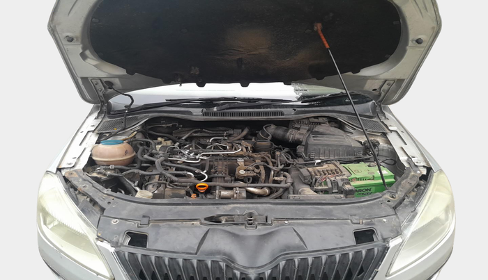 2013 Skoda Rapid ELEGANCE 1.6 TDI CR MT, Diesel, Manual, 1,00,872 km, exterior