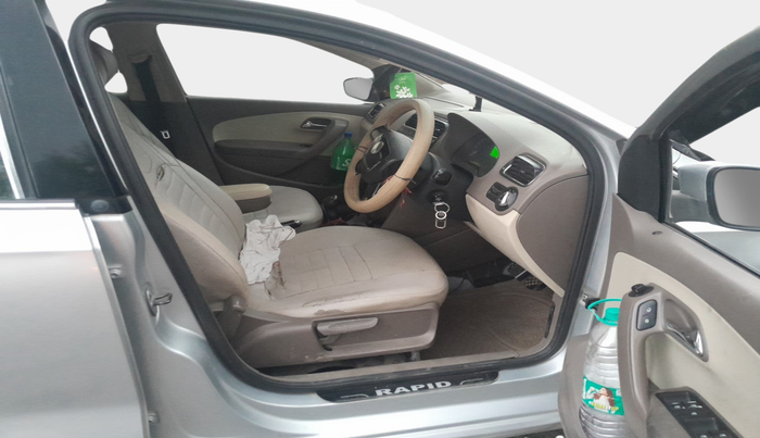 2013 Skoda Rapid ELEGANCE 1.6 TDI CR MT, Diesel, Manual, 1,00,872 km, interior