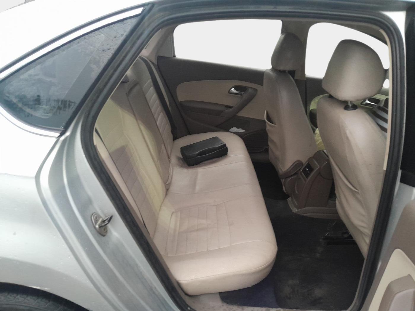 2013 Skoda Rapid ELEGANCE 1.6 TDI CR MT, Diesel, Manual, 1,04,925 km, interior