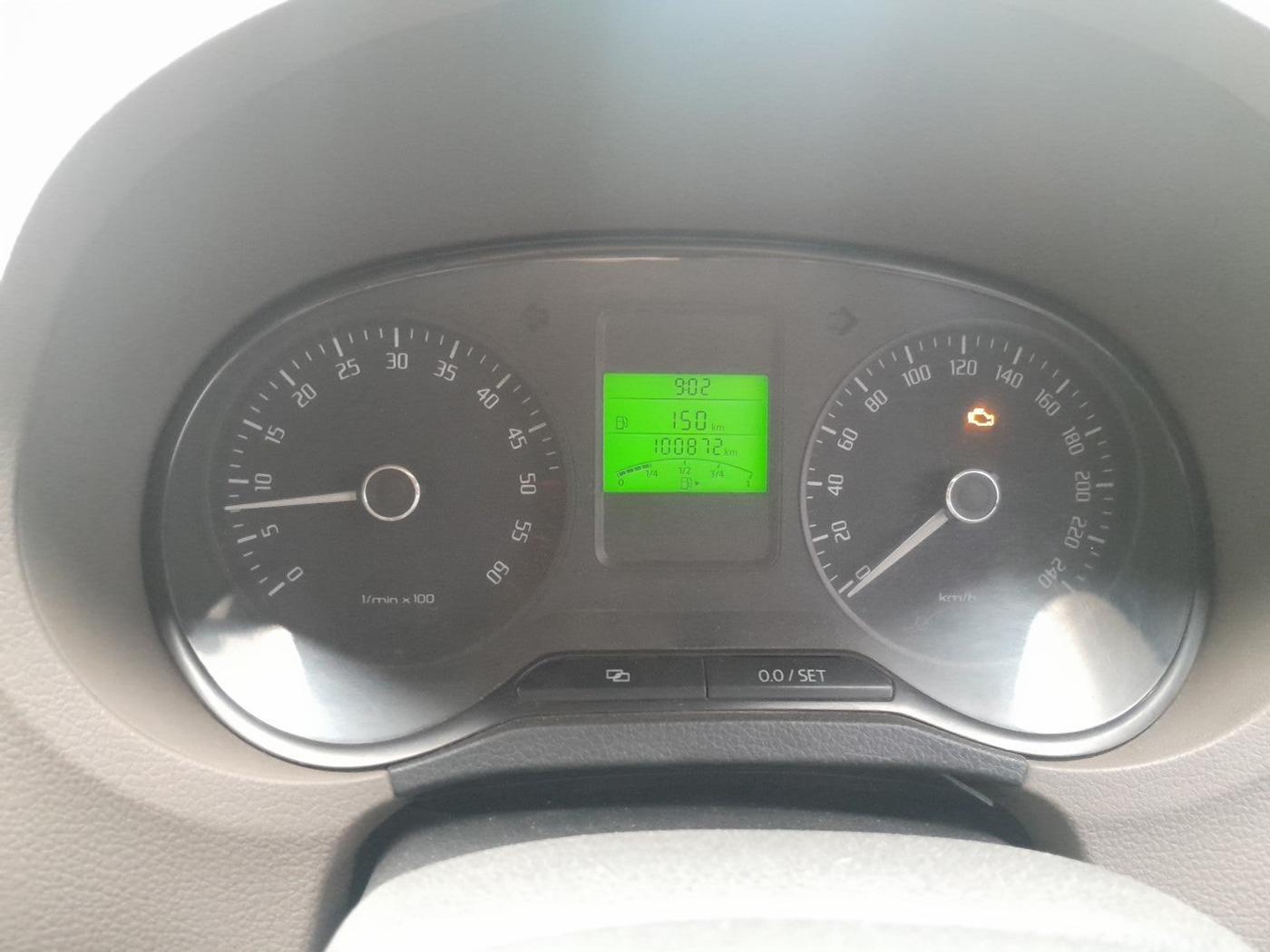 2013 Skoda Rapid ELEGANCE 1.6 TDI CR MT, Diesel, Manual, 1,04,925 km, interior