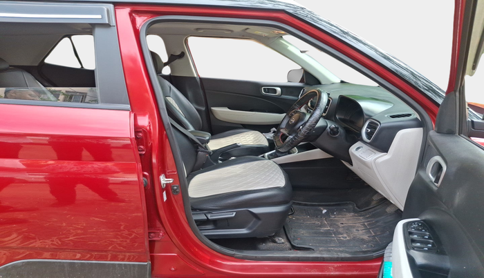 2023 Hyundai VENUE SX 1.5 (O) CRDI DUAL TONE, Diesel, Manual, 29,582 km, interior