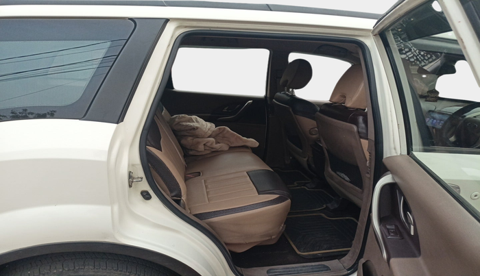 2014 Mahindra XUV500 W6, Diesel, Manual, 66,283 km, interior