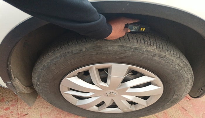 2014 Mahindra XUV500 W6, Diesel, Manual, 66,283 km, tyre