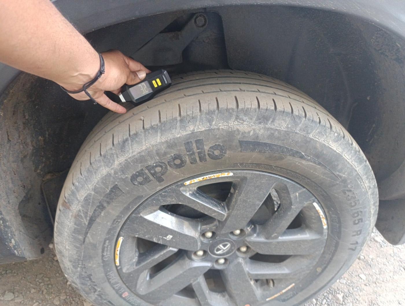 2022 Tata Harrier XT Plus 2.0Lkryotec halo Dark Edition, Diesel, Manual, 66,599 km, tyre