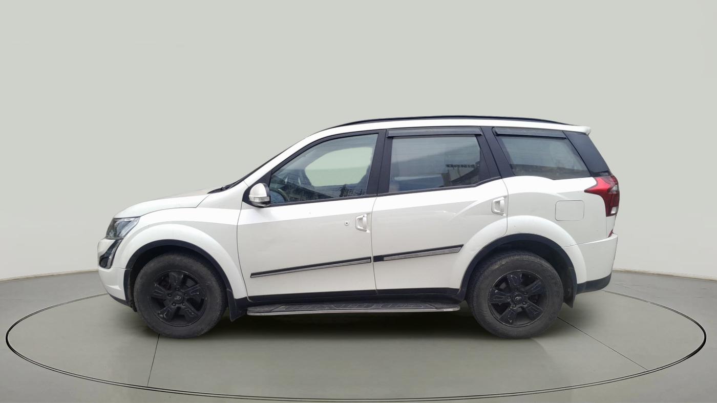 2020 Mahindra XUV500 W7, Diesel, Manual, 69,106 km, exterior