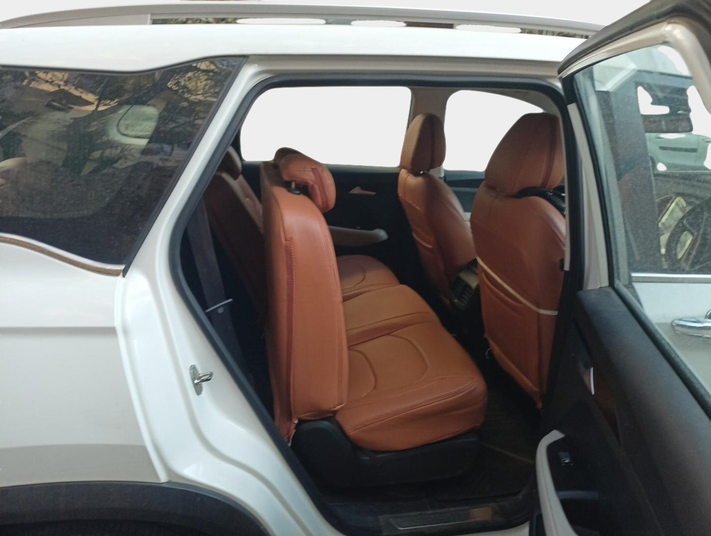2021 MG HECTOR PLUS SUPER 2.0 DIESEL TURBO MT 7-STR, Diesel, Manual, 1,14,034 km, interior