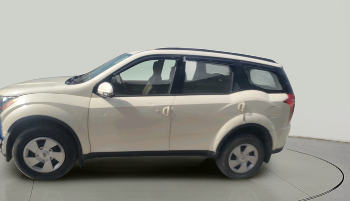 2015 Mahindra XUV500 W6, Diesel, Manual, 1,06,564 km, exterior