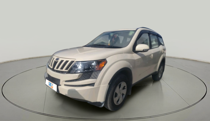 2015 Mahindra XUV500 W6, Diesel, Manual, 1,06,564 km, exterior