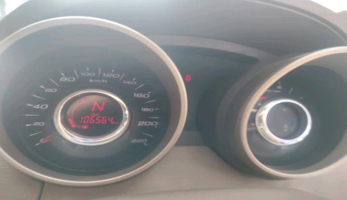 2015 Mahindra XUV500 W6, Diesel, Manual, 1,06,564 km, interior