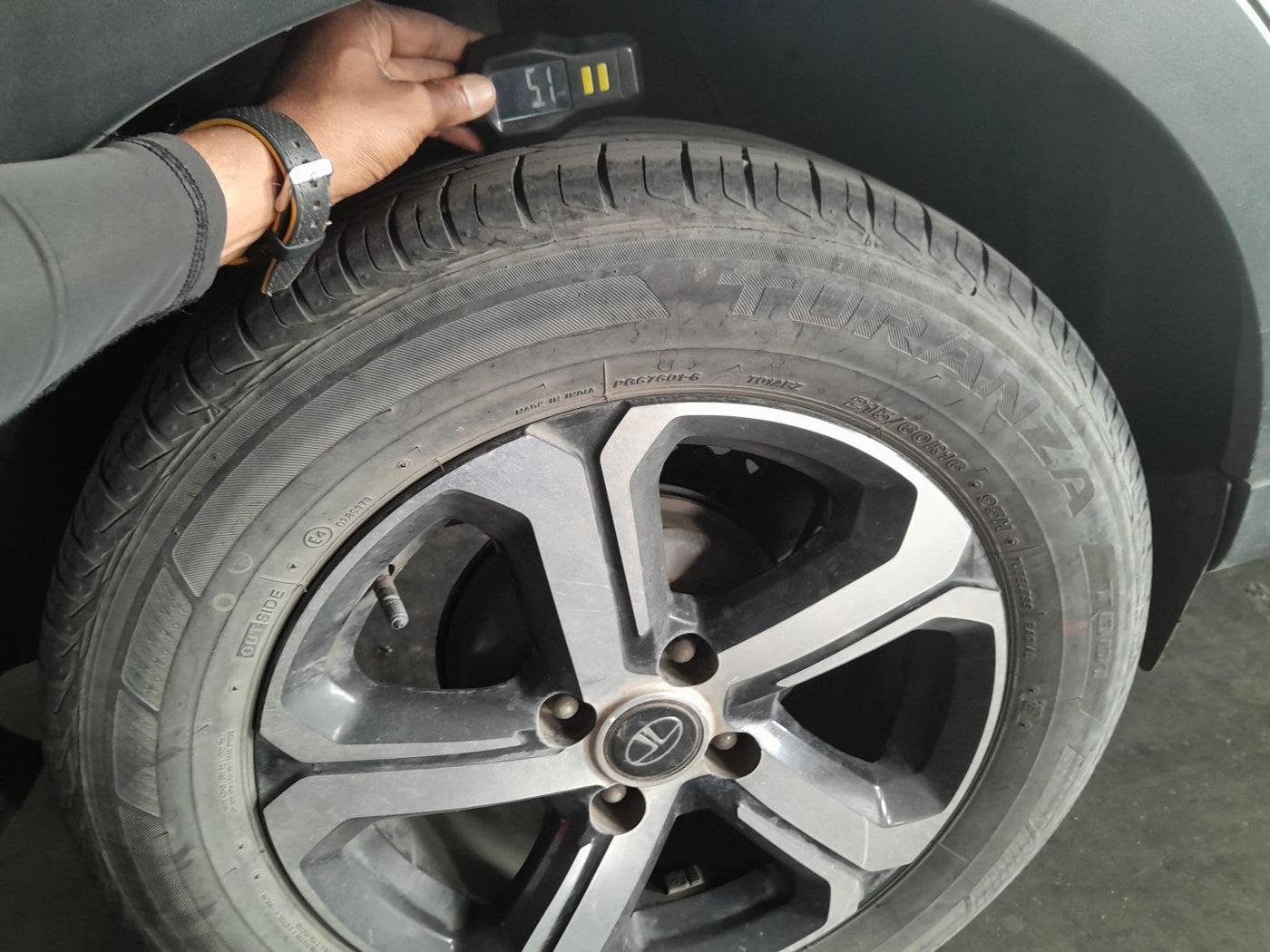 2021 Tata NEXON XZA PLUS SUNROOF PETROL, Petrol, Automatic, 42,974 km, tyre