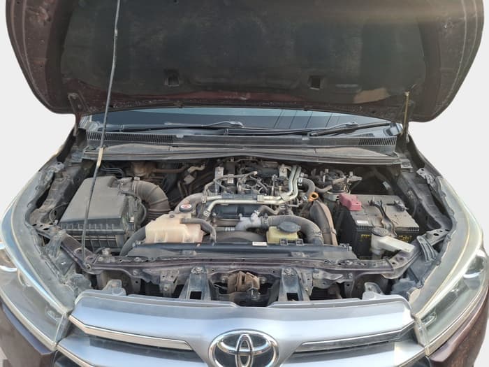 2017 Toyota Innova Crysta 2.4 VX 8 STR, Diesel, Manual, 1,58,150 km, exterior